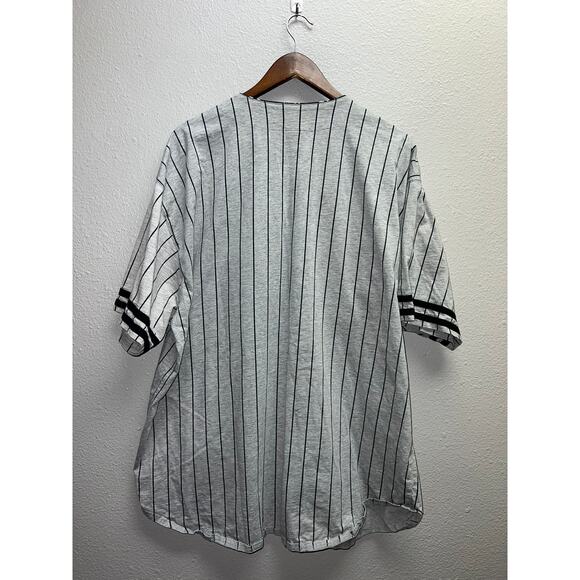 Vintage Disney Mickey Mouse Jersey Baseball Style Pinstripe Cartoon Worn 90s 2XL - Picture 9 of 11